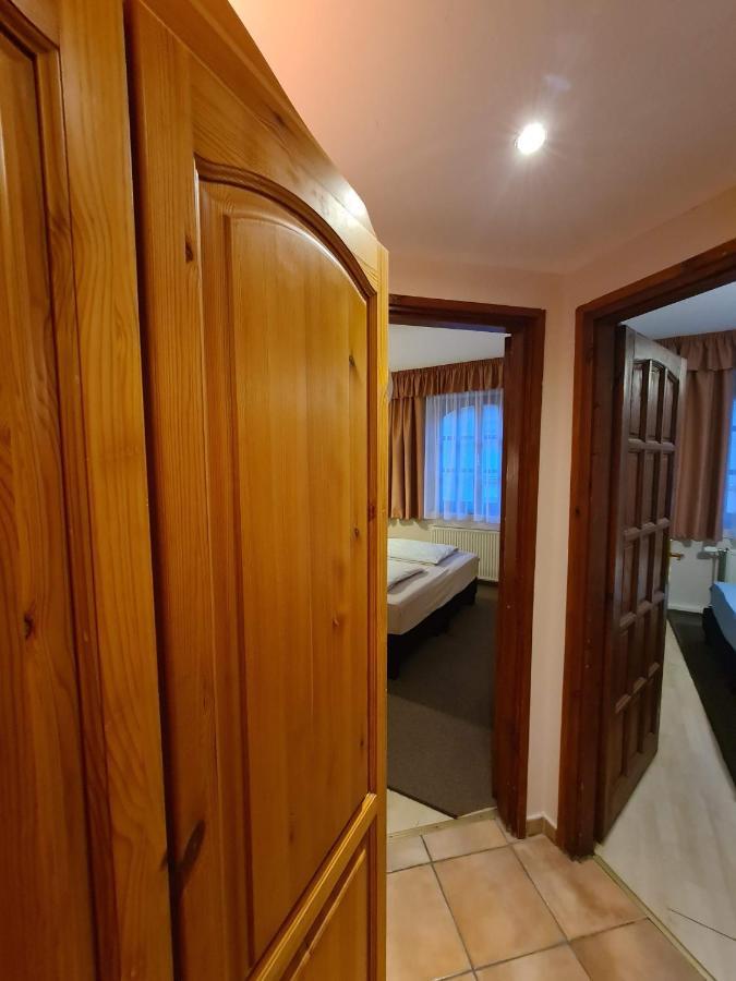 Bed and Breakfast Palantir Panzio à Miskolc Extérieur photo