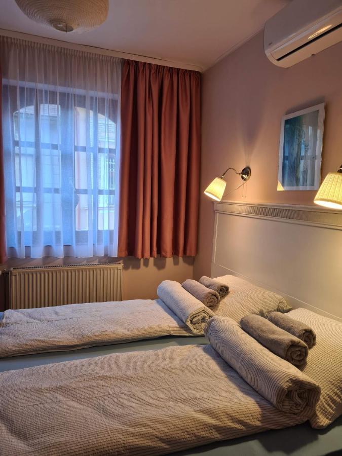 Bed and Breakfast Palantir Panzio à Miskolc Extérieur photo