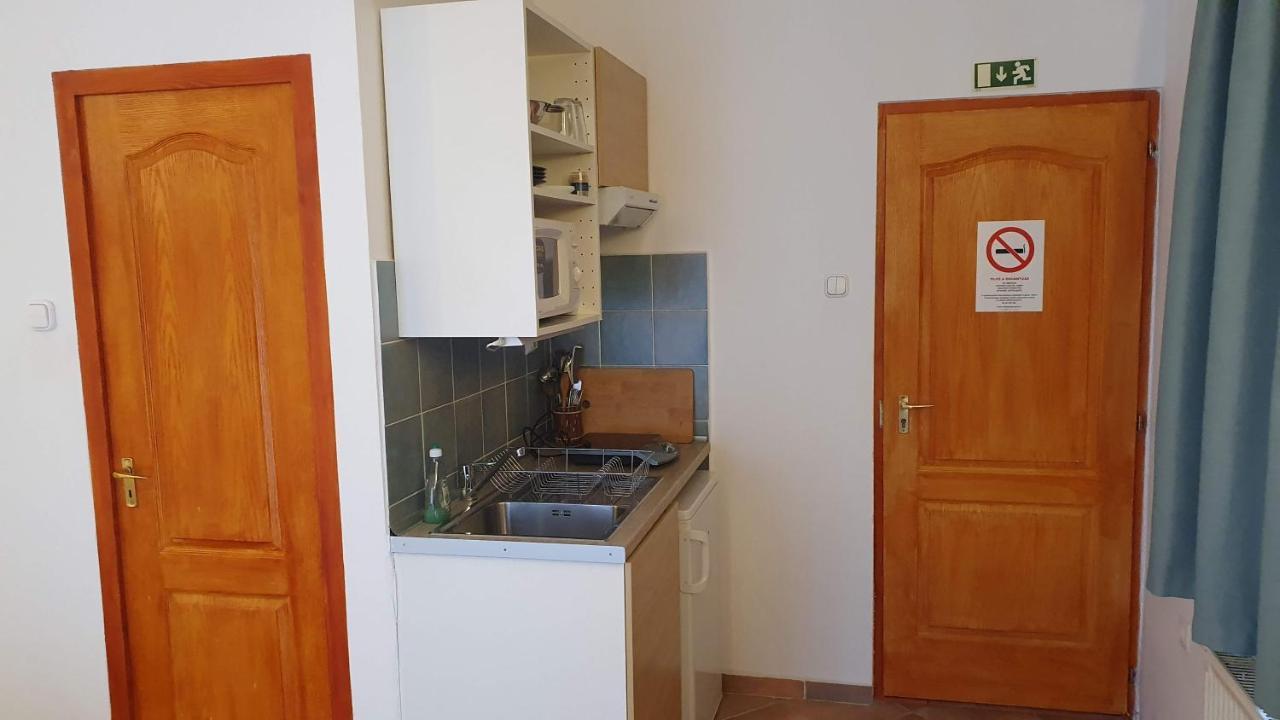 Bed and Breakfast Palantir Panzio à Miskolc Extérieur photo