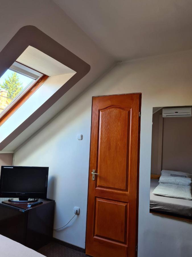 Bed and Breakfast Palantir Panzio à Miskolc Extérieur photo